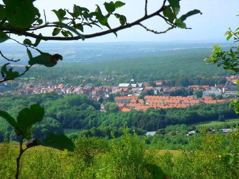 Desvres, capitale de la faïence, au creux de sa vallée